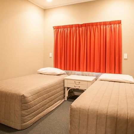 Cornwall Motor Lodge Palmerston North Extérieur photo