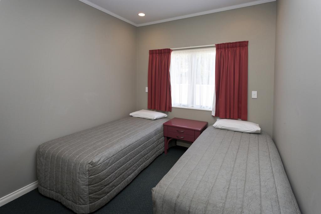 Cornwall Motor Lodge Palmerston North Extérieur photo