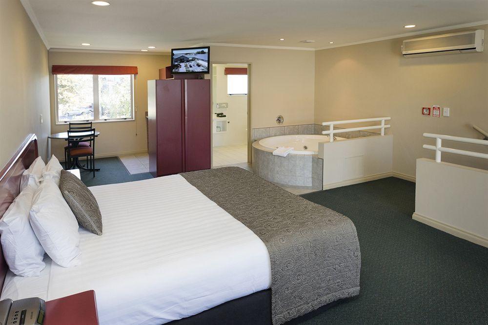 Cornwall Motor Lodge Palmerston North Extérieur photo